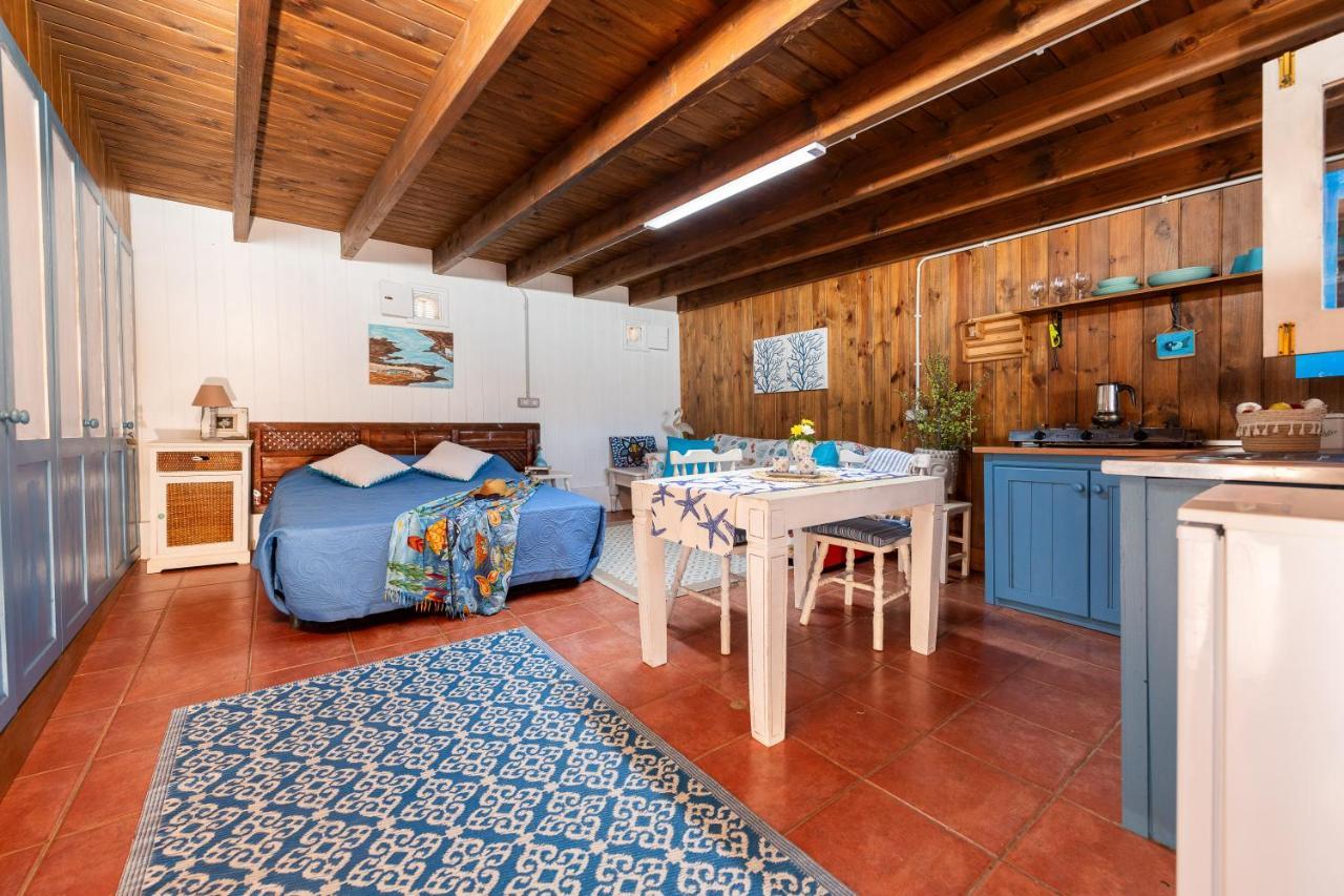 Cabin In Front Of Idyllic Majanicho Beach Exterior foto
