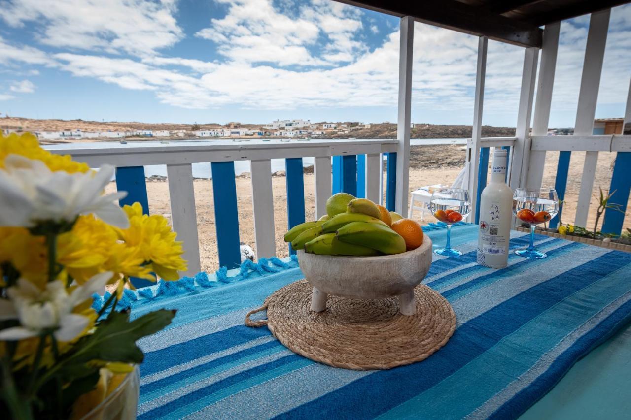 Cabin In Front Of Idyllic Majanicho Beach Exterior foto